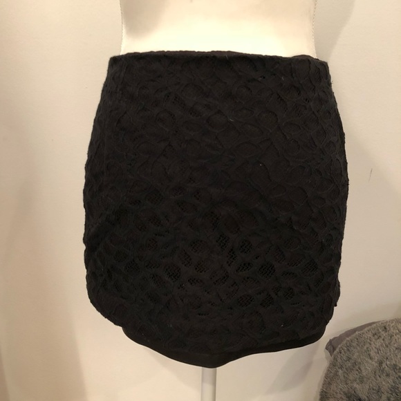 Diane Von furstenburg lace and leather miniskirt - Picture 2 of 5